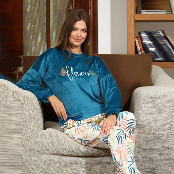 بيجامة ناعمه قطيفة