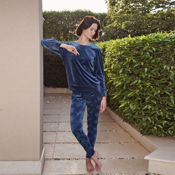 بيجامة قطيفة ناعمة مميزه